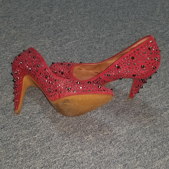 Pumps - Picture 2 of 3